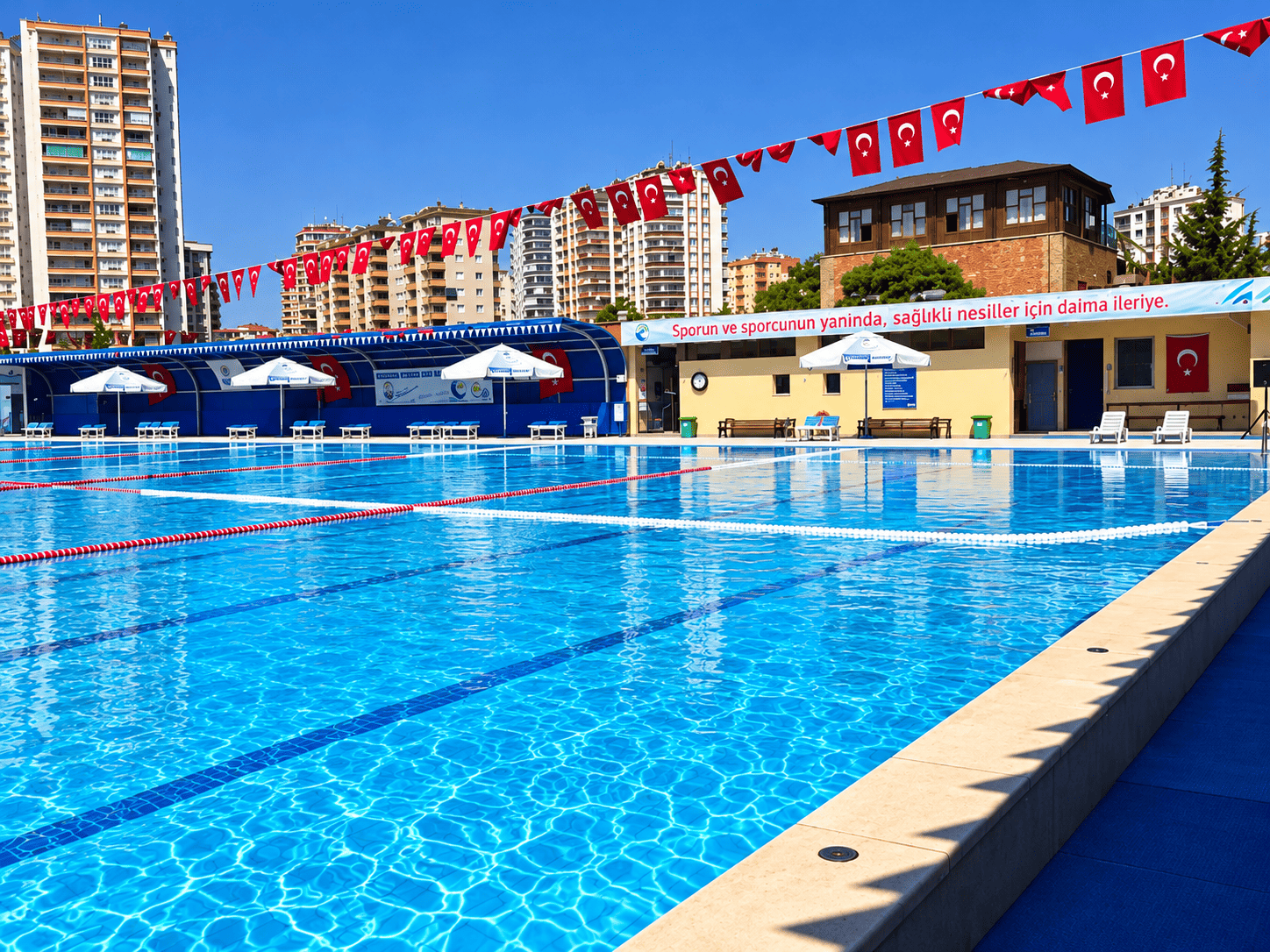 Çukurova Hayalpark Tesisi Yüzme Havuzu